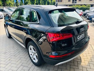 AUDI Q5 40 TDI quattro S tronic Business
