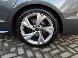 AUDI A4 Avant 40 TFSI S tronic S line edition