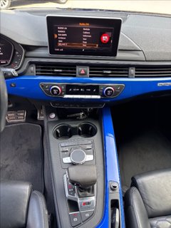 AUDI RS 4 Avant 2.9 TFSI quattro tiptronic