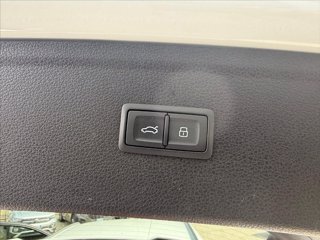 AUDI Q5 40 TDI 204 CV quattro S tronic Identity Black