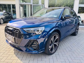 AUDI Q3 40 TFSI quattro S tronic Identity Black