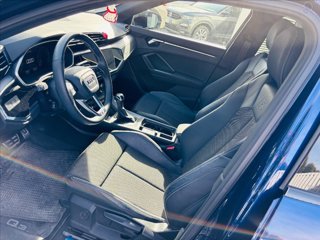 AUDI Q3 40 TFSI quattro S tronic Identity Black
