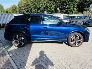 AUDI Q3 40 TFSI quattro S tronic Identity Black