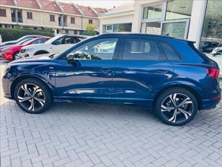 AUDI Q3 40 TFSI quattro S tronic Identity Black