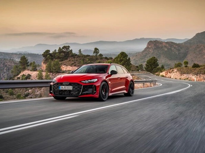 Nuova RS 5 Avant 01